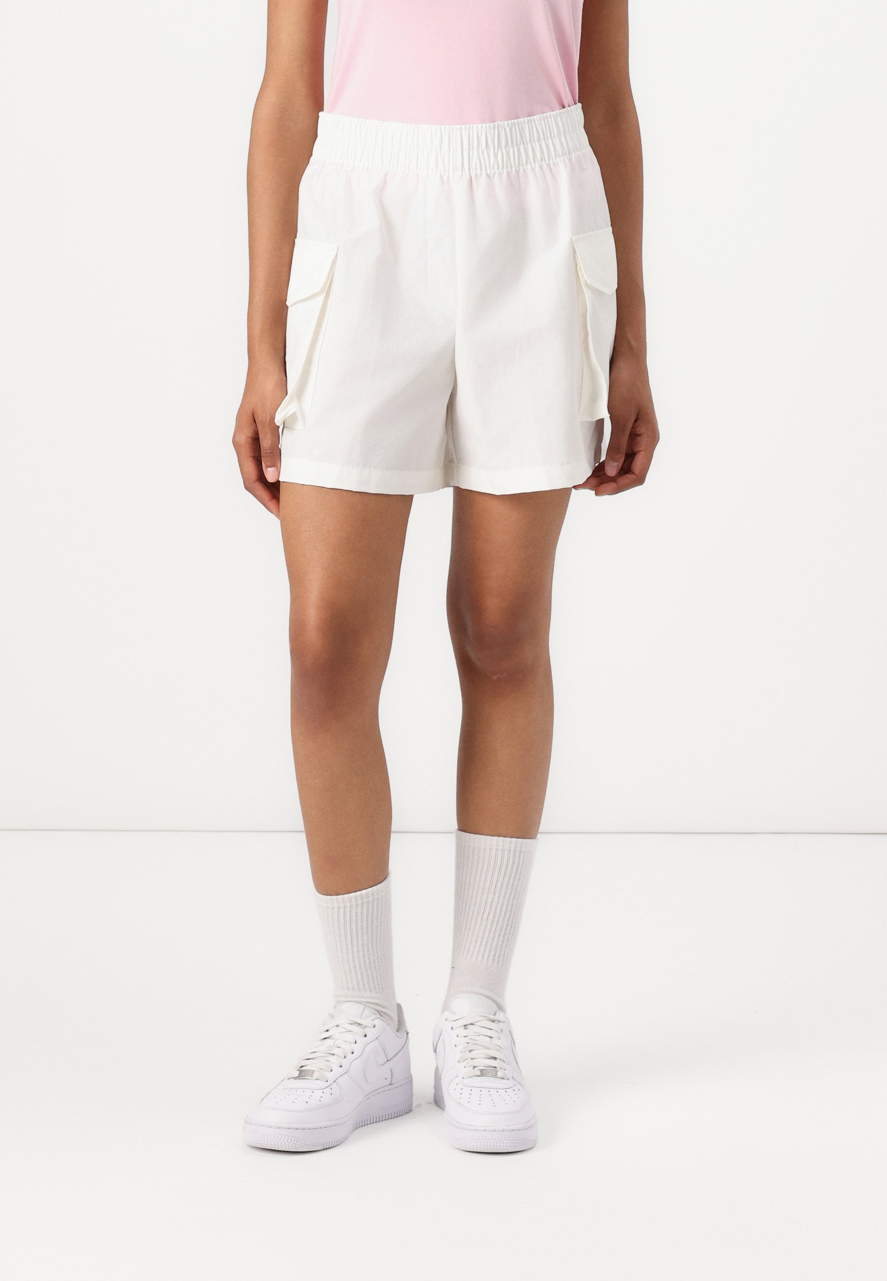 Nike Sportswear Shorts - sail/off-white - Zalando.co.uk