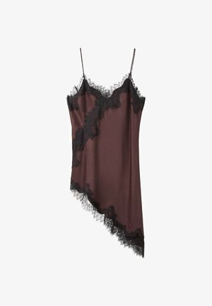 Brązowa satynowa sukienka na ramiączkach z czarną koronkową lamówką. Ma cienkie ramiączka oraz asymetryczny dół z falistymi krawędziami.