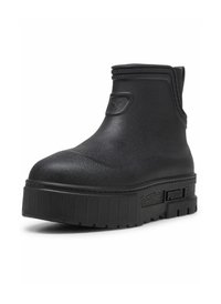 Zwarte platform enkelboot van textuur rubbermateriaal, met een trekband, ronde neus en een reliëf Puma-logo aan de zijkant.