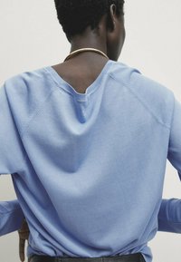 Massimo Dutti Sweter