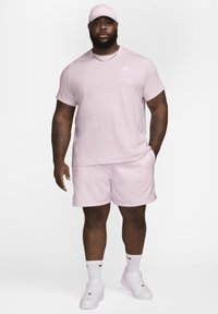Nike Sportswear CLUB FLOW - Shorts - pink foam white