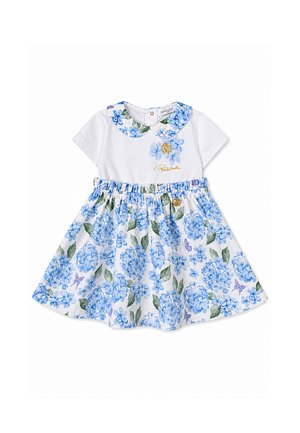 Witte babyjurk met korte mouwen, blauwe bloemenprint rok en Peter Pan-kraag, gouden monogram en geborduurd logo op de borst.