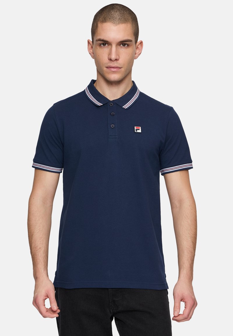 Marineblauwe polo shirt van katoen, met een placket met twee knopen, een wit en rood gestreept kraag en een klein logo op de borst.