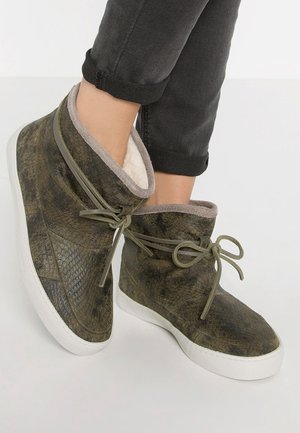 Winter boots - khaki