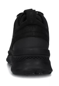 Czarne buty sportowe z gładką cholewką, wyściełanym piętą i teksturowaną gumową podeszwą. Posiadają zaokrąglony czubek i minimalne detale szwów.