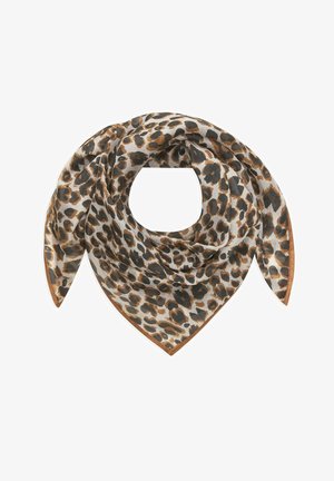 Foulard carré en soie avec imprimé léopard marron, noir et beige plié en triangle sur fond blanc.