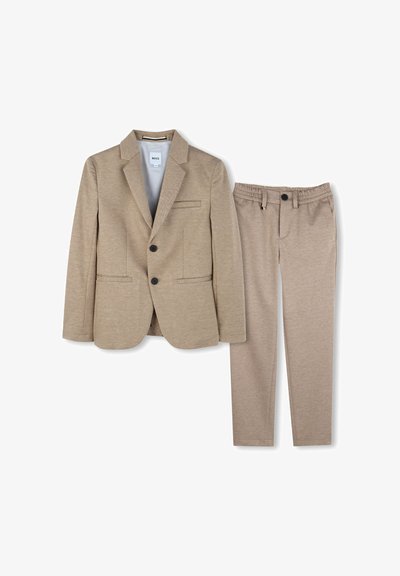 SET - Costume - stone