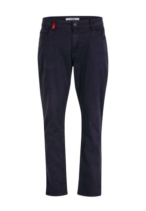 Jeans bleu marine foncé en tissu mélangé de coton, avec une coupe droite, des poches avant et un accent rouge sur la taille.