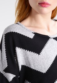 ONLY Stickad tröja - mottled light grey