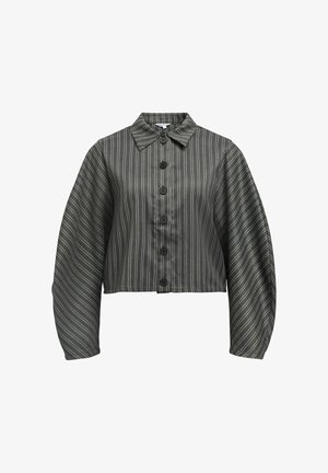 Camicia abbottonata cropped di colore verde scuro con strisce bianche verticali, dotata di colletto e maniche voluminosi, realizzata in tessuto morbido.