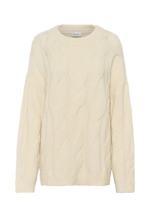 Krämfärgad kabelstickad tröja med rund halsringning, långa ärmar och texturerade mönster, tillverkad av ett mjukt, tjockt stickat tyg.
