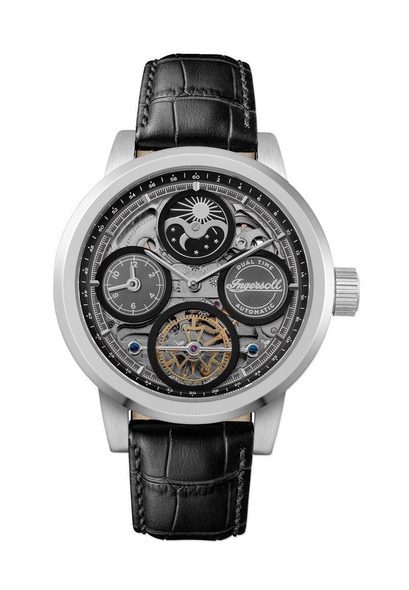 Zilveren automatische horloge met een zwarte leren band. Beschikt over een skeleton wijzerplaat die dubbele tijd, ingewikkelde tandwielen en zilveren accenten toont.