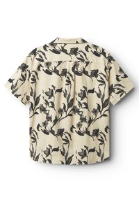 Kurzärmeliges Hemd aus hellbeigem Stoff mit schwarzem Blumenmuster. Knopfleiste mit Kragen und lockerer Passform, glatte Textur.