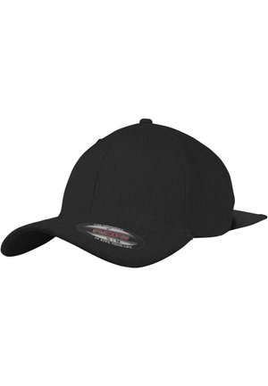 Căciulă de baseball neagră, confecționată dintr-un material texturat, având un bor de formă curbată și un etichetă logo țesută în față. Design simplu și bine structurat.