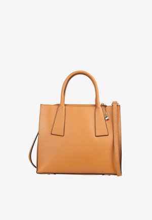 Hellbraune Lederhandtasche mit strukturierter Form, zwei oberen Griffen, abnehmbarem Schulterriemen und einem kleinen Anhänger in Form der italienischen Flagge.