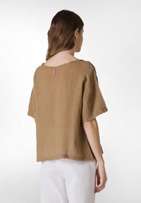 Deha T-shirt basic - almond