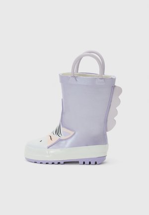 Violetinės lietaus batus su vienaragio dizainu, turinčiais baltą nosinę, tekstūruotą šoną ir dviem rankenom, kad būtų lengva užsimesti.