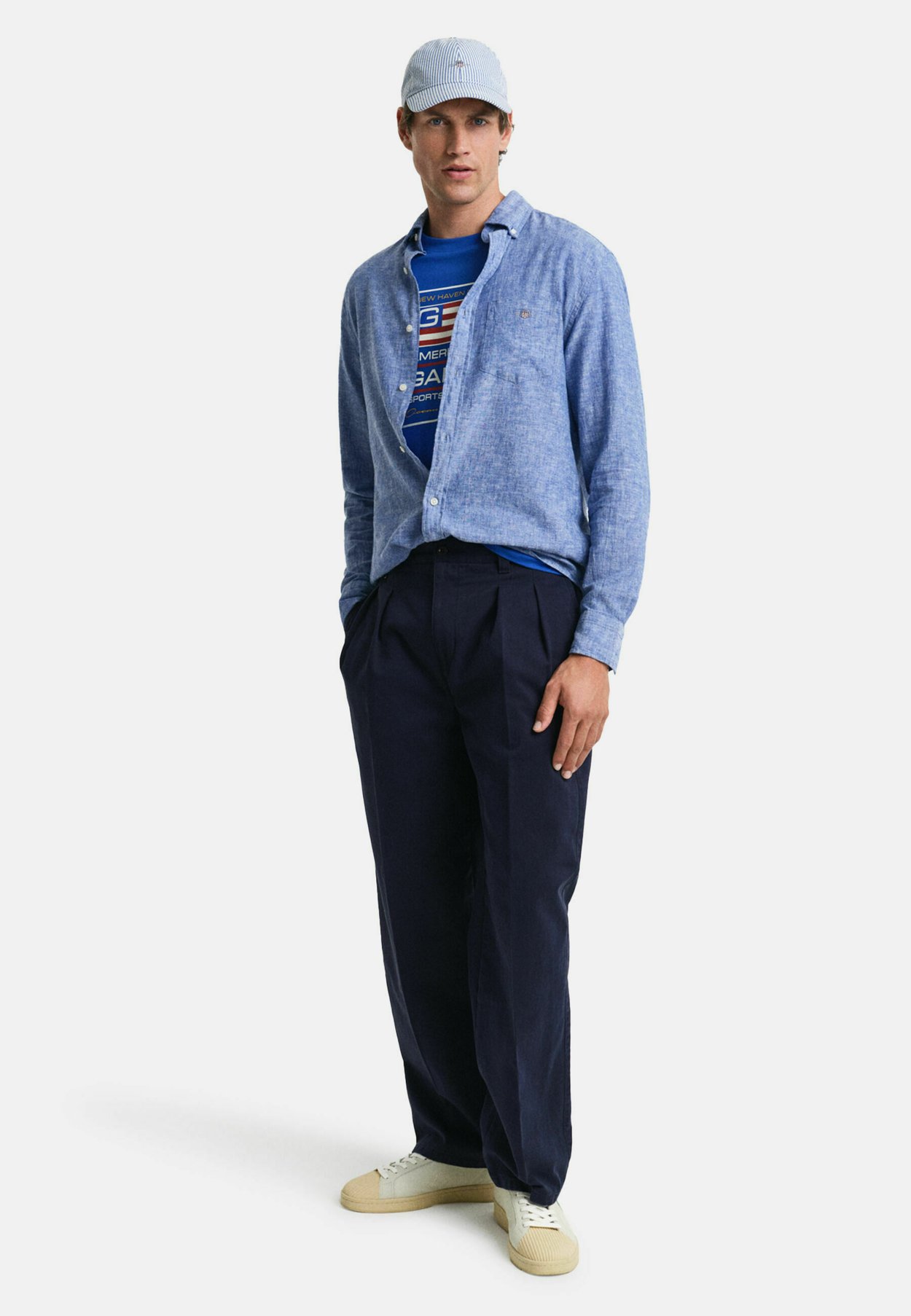 REGULAR FIT