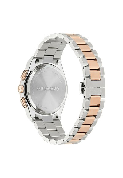 Orologio in acciaio inox con bracciale bicolore, caratterizzato da segmenti argento e oro rosa, e una cassa circolare. Retro inciso con "FERRAGAMO."