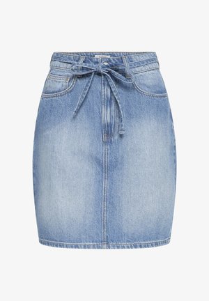 Lys blå denimskjørt med frontlommer og et knytt denimbelte i midjen, med en rett, over-kne-lengde.