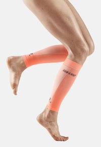 CEP ULTRALIGHT CALF SLEEVES WOMEN - MADE IN GERMANY - Leg sleeves - coral cream