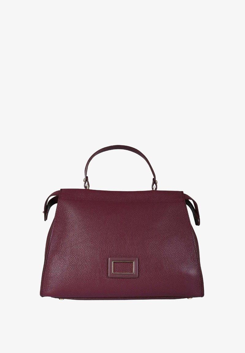 Borsa a mano in pelle color bordeaux con forma strutturata, dotata di manico superiore e dettaglio in metallo frontale. Finitura testurizzata.