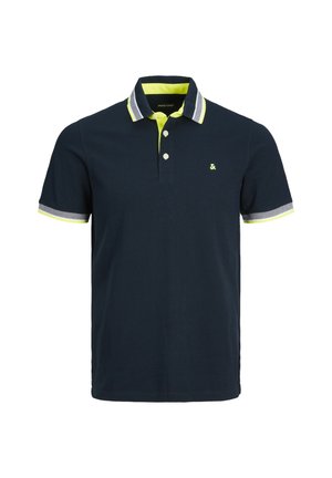 Navyblauw poloshirt met korte mouwen, grijs-gele gestreepte kraag en manchetten, twee witte knopen en klein geel logo op de borst.
