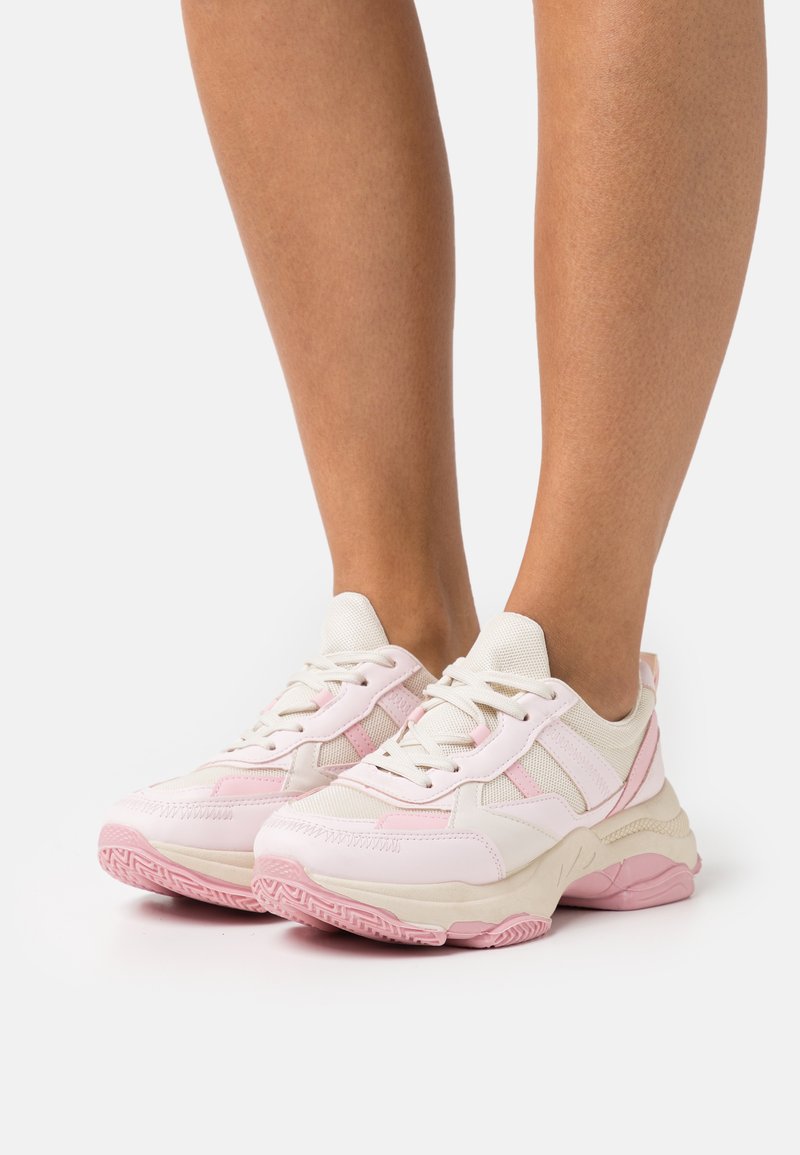 Koi Footwear TALIA MAR VEGAN TOUGH DECISIONS Sneakers laag pink/white/wit Zalando.nl