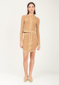 INFLUENCER FULL ZIP - Cardigan - camel