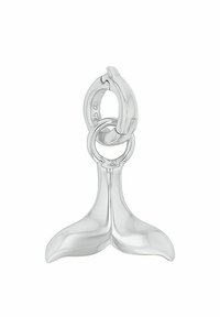 Charm a forma di coda di balena in argento con una finitura lucida, curve dettagliate e un anello circolare di attacco nella parte superiore per un facile fissaggio.