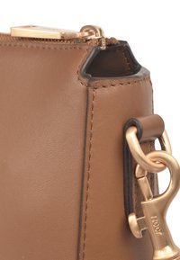 JOOP! JASMINA  - Borsa a tracolla - cognac