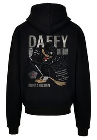 Svart hettegenser med grafikk av Daffy Duck som synger i en mikrofon, med detaljer om arrangementet og musikknoter trykket på baksiden.