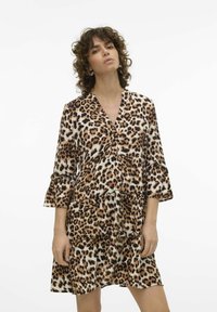 Vero Moda Vestido informal - tan