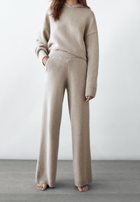 Massimo Dutti Kapuzenpullover - stone