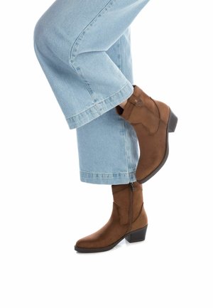 Refresh Botines camperos - camel