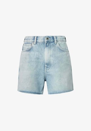 Svetlomodré džínsové šortky s vysokým pásom, dizajnom s piatimi vreckami a roztrhnutým lemom. Tkanina vykazuje vyblednutú, mierne poškodenú textúru.
