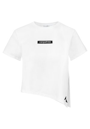 Valkoinen lyhythihainen t-paita, joka on valmistettu puuvillasta, ja jossa on musta suorakulmainen logo sekä epäsymmetrinen helma, jossa on sivuaukko.