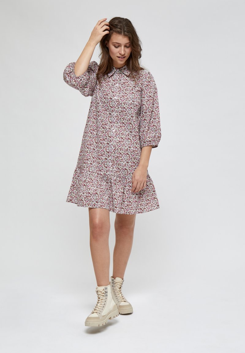 Damen Freizeitkleider | Minus RASMINA Blusenkleid pink flower print/pink - FO92416 Damen Freizeitkleider | Minus RASMINA Blusenkleid pink flower print/pink - FO92416