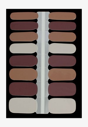 Affichage d'échantillons de couleurs comprenant 16 échantillons ovales dans des nuances de marron, beige et crème, avec une finition mate et des bandes de connexion métalliques.