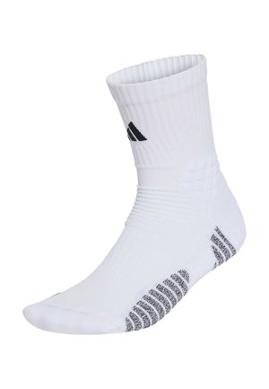 Weißer athletischer Mittelschaftsocke bis zur Wade mit schwarzem Adidas-Logo am Knöchel und strukturierter Polsterung an Sohle und Ferse für Unterstützung und Komfort.