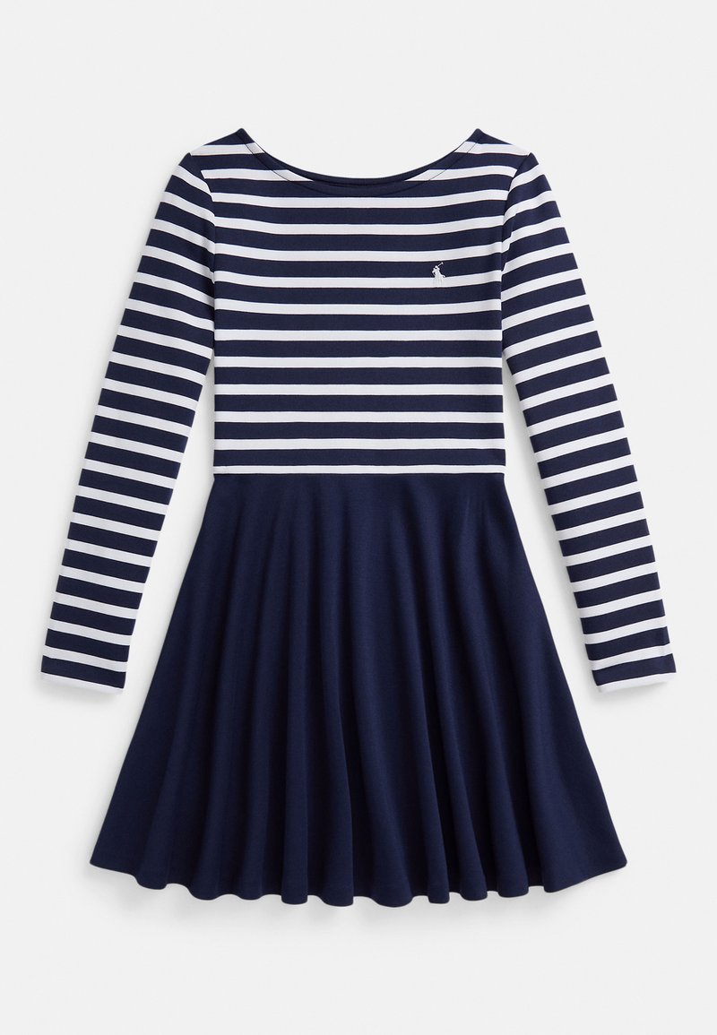 Μπλε ρουά φόρεμα με λευκές οριζόντιες ρίγες στο μπούστο και τα μανίκια, φούστα σε σκούρο μπλε με καμπάνα και μικρό λευκό κεντημένο λογότυπο στο στήθος.