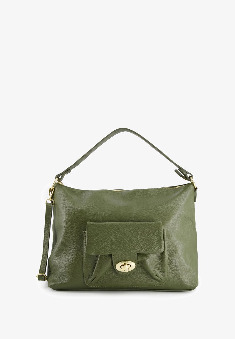 Grøn lædertaske med tekstureret finish, guldfarvet hardware, enkelt topbære håndtag og en frontlomme sikret med en lås.