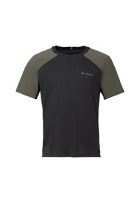 Camiseta de manga corta hecha de tejido ligero; negra con mangas raglán en verde oliva. Presenta un pequeño logo en el pecho.