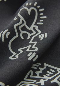 Next REGULAR FIT LICENCE KEITH HARING  - Skjorter - black