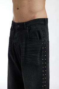 FAVELA RIVET UNISEX - Bő szabású farmernadrág - black