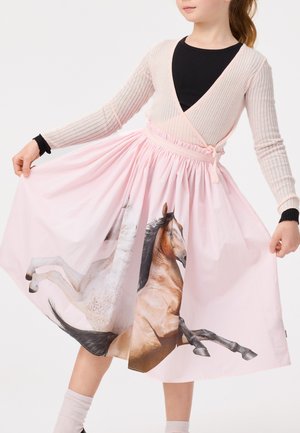 Helle rosa Rock aus glattem Material, mit einem großen Druck von zwei Pferden. Mit einem gerafften Taillendesign und einem gebundenen Gürtel gestylt.