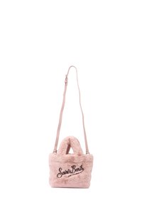 Faux fur handtas in zachtroze met dubbele handvatten, afneembare schouderriem en geborduurd "Saint Barth" logo in donkerbruin.