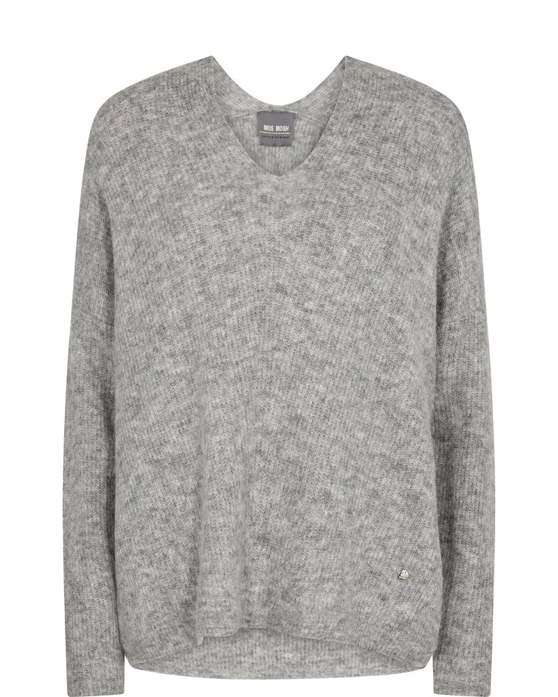 Sivi pleteni džemper s V-izrezom, opuštenog kroja i dugim rukavima. Ima suptilnu teksturu i mali logo na rubu.