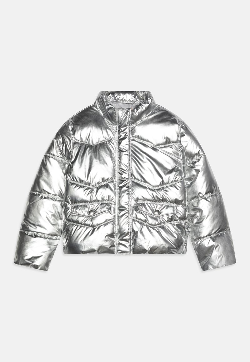 Casaco puffer prateado com um design cropped, apresentando um colarinho alto, fecho frontal com zíper e dois bolsos frontais com botões de pressão.