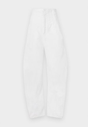 Białe, wysokie spodnie z bawełny o luźnym kroju, z przodu marszczone, z bocznymi kieszeniami i przeszytymi detalami na hemie.
